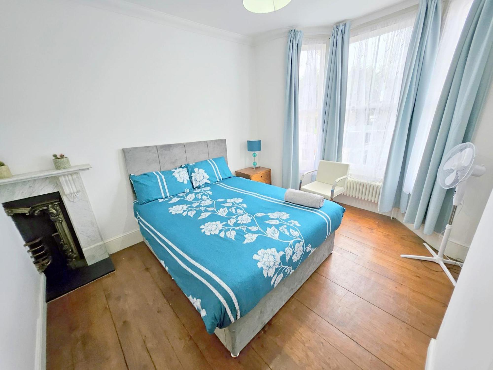 Luxury Guest House Лондон Екстериор снимка